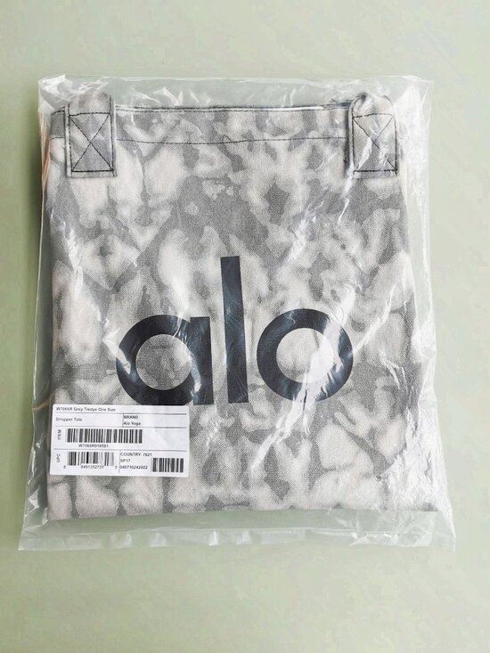 Alo Yoga Handbags - Alo Yoga Large Gray Gym Bag